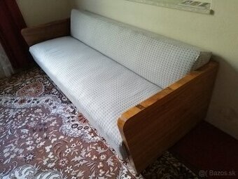 Rozkladací retro gauč