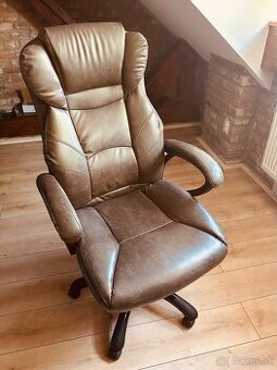 Kožená kancelárska stolička