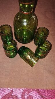 Karafa  s  pohárikmi