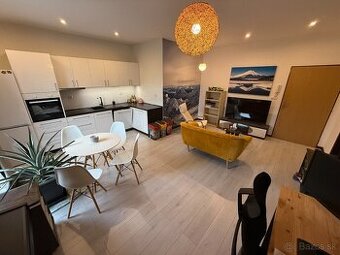 Krásny dvojizbový byt Centrum mesta Prievidza