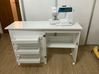 Stolík na šijací stroj