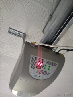 Pohon na garážovu bránu