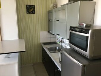 Prenájom veľká garsónka,ul. Lúčna Nitra Chrenová, balkón