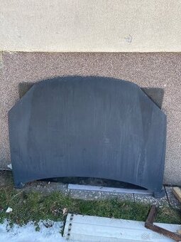 Nová kapota na Volkswagen Golf 5