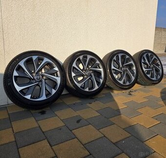 Letná sada Toyota 5x114,3 215/45 R17 Michelin DOT 0324
