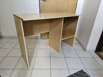 Konferenčný stolík a písací stôl