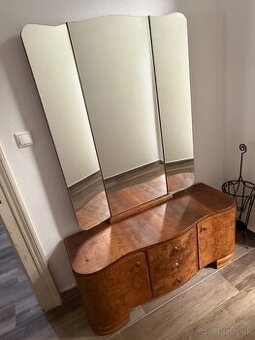 Predám starožitny nábytok