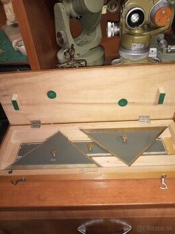 Geodetické pomôcky