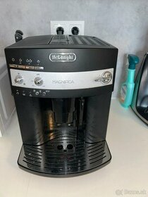 De'Longhi automatický kávovar ESAM 3000 B Magnifica
