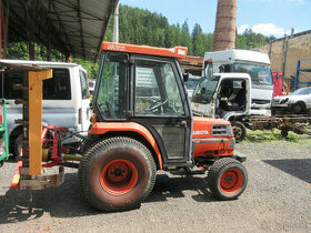 Traktor Kubota sT 30 4x4 + sekačka -