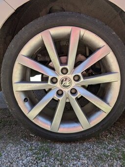 Škoda Alaris R18 225/40 Bridgestone