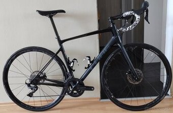 Karbonový cestný bicykel CUBE Attain GTC SL Disc