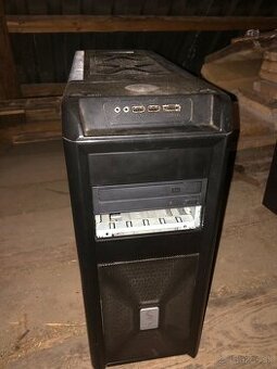 PC skrinka Chieftec
