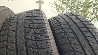 Predám zimné pneu 245/45 R20 Toyo SNOWPROX