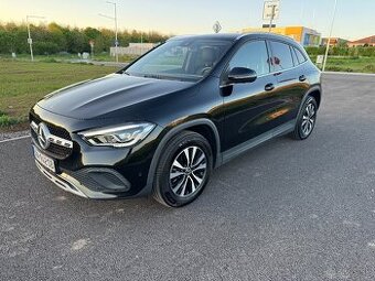 MERCEDES-BENZ GLA 200 D A/T