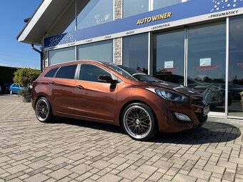 Hyundai i30 Hazel brown