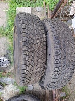 Pneumatiky s diskami a ochrannými puklicami 165/70R14 na pun