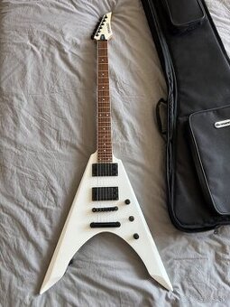 Predam gitaru Fernandes Vortex