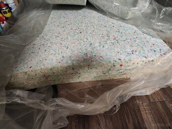 Lisovaná akustická pena 100 kg/m3