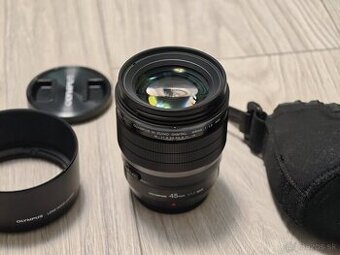 Olympus M.Zuiko 45mm f/1.2 PRO