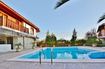 Bulharsko-PROSTORNÝ DVOUPODLAŽNÍ DŮM 4+kk (151 m²)