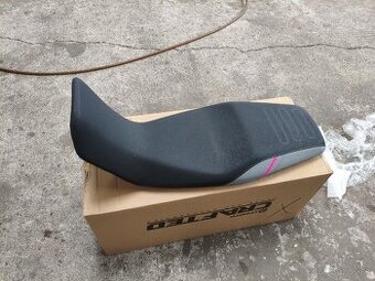 CFmoto 450 MT sedadlo