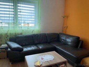 predam,obyvaciu stenu s komodou,sedačkou a spálňu