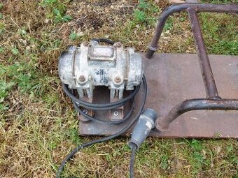 Vibračný elektromotor.
