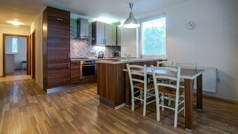 3-izbový byt s obrovskou predzáhradkou (122 m²) - Sv.Jur