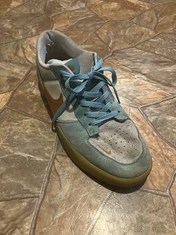 NIKE BOOTS