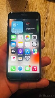 Predám IPhone 8