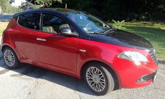 Lancia Ypsilon 1.2 8V