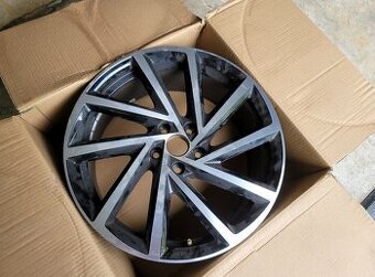 Predám Volkswagen Spielberg rezerva 5x112 r19