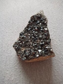 Minerály 42
