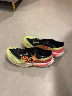 New Balance Bezecke tenisky malo pouzivane - 1