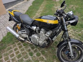 Yamaha XJR 1300