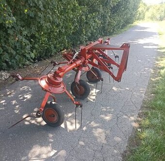 Obracač prevracač Deutz-Fahr