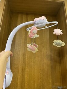 Projektor kolotoč  nad postielku