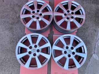 Originál Toyota R17" 5x114,3 - 4ks