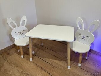 Detský stôl so stoličkami, zajac