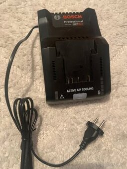 Bosch Professional nabíjačka 18v 17 A