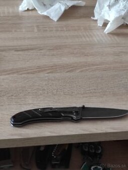 Zatvárací nôž pumpa