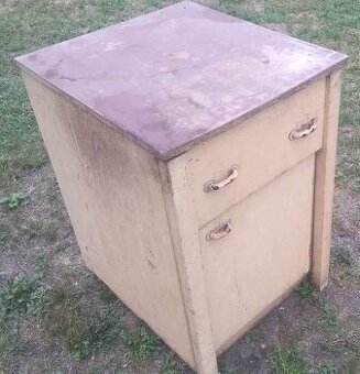 Starý kuchynský drez