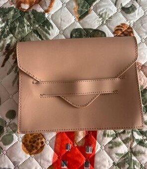 Listová spoločenská kabelka