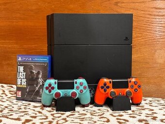PS4 Fat 1 TB + 2 DualShocky + Tlou + stojan