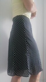Bodkovaná sukňa   veľkosť  40-42