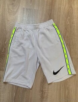 Nike bavlnené šortky
