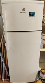 Chladnička ELECTROLUX EJ2802AOW2