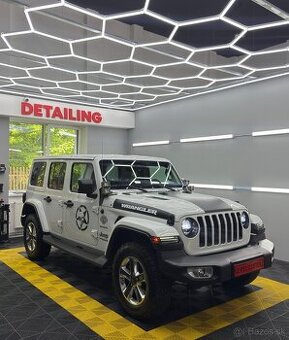 Predám Jeep Wrangler SAHARA 2.0T 4x4 DPH