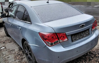 Chevrolet Cruze 1.6 2012 Predám MOTOR F16D4 DVERE a iné MOTO